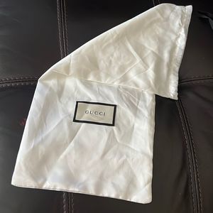 Gucci dust bag for wristlet